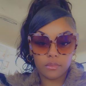 Meet your Posher, Carmen